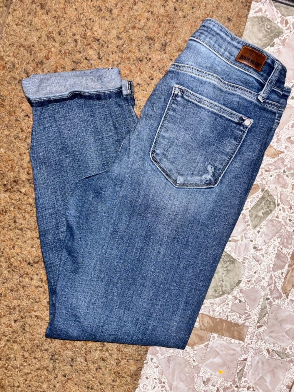 JUDY BLUE 7/28 BOYFRIEND DISTRESSED - Picture 2 of 8
